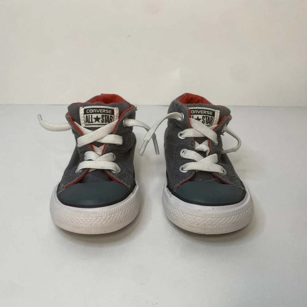 Converse All Star Chuck Taylor Toddler Shoes Unisex. Size 5. Excellent Condition